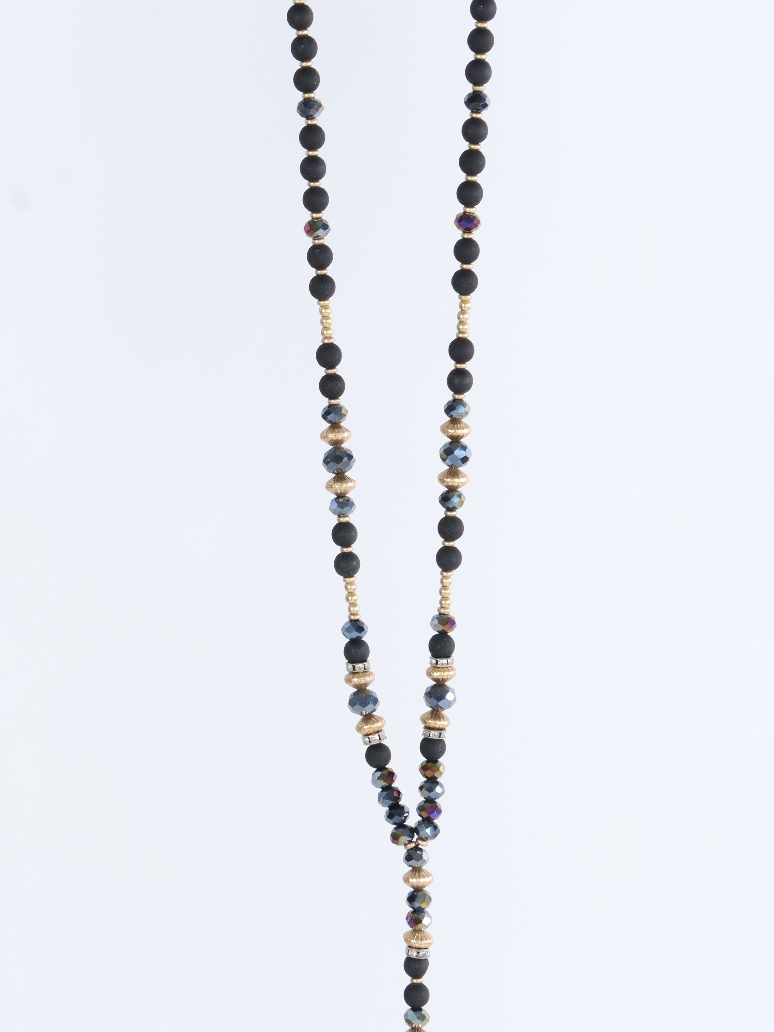 Luna - Svart och gyllene pärlhalsband med hängsmycke